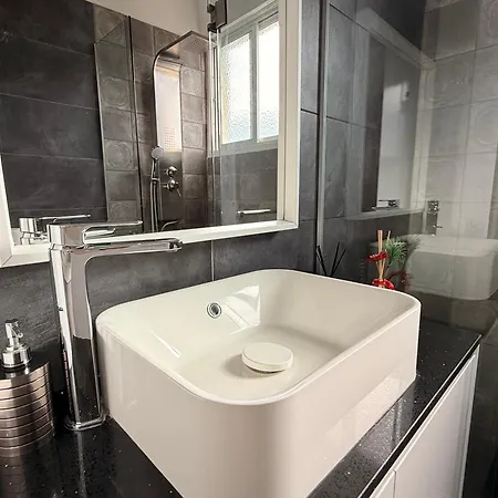 Zinas Modern Flat Nicosia