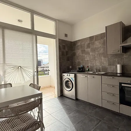 Apartment Zinas Modern Flat Nicosia *